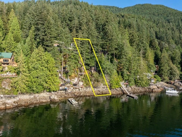 Photo 32 at 316 Sasamat Lane, Woodlands-Sunshine-Cascade, North Vancouver
