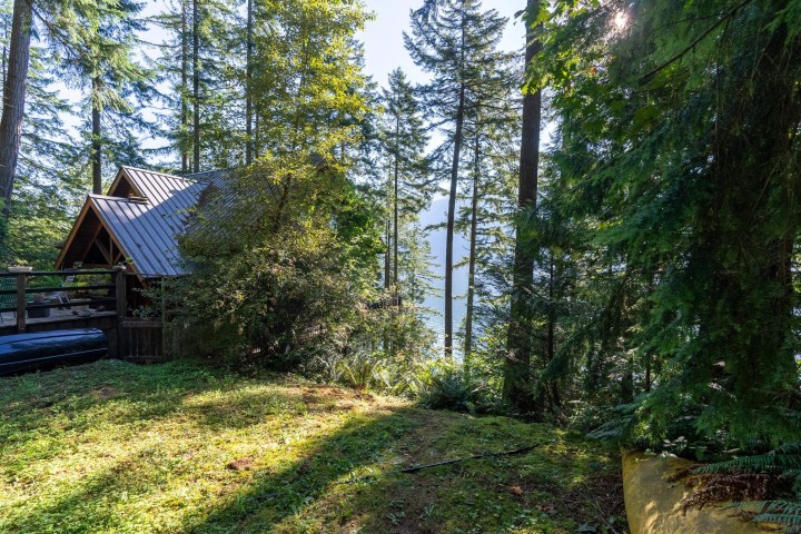 Photo 19 at 316 Sasamat Lane, Woodlands-Sunshine-Cascade, North Vancouver