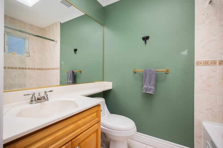 Photo 27 at 228 W Kings Road, Upper Lonsdale, North Vancouver