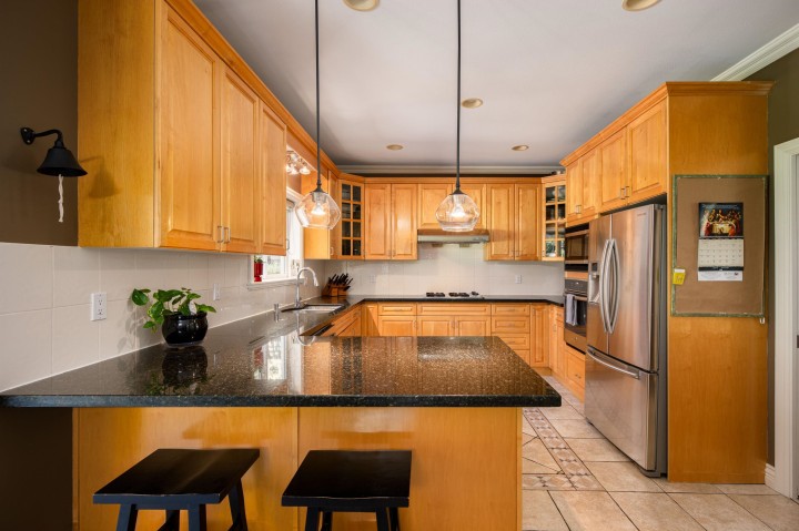 Photo 13 at 228 W Kings Road, Upper Lonsdale, North Vancouver