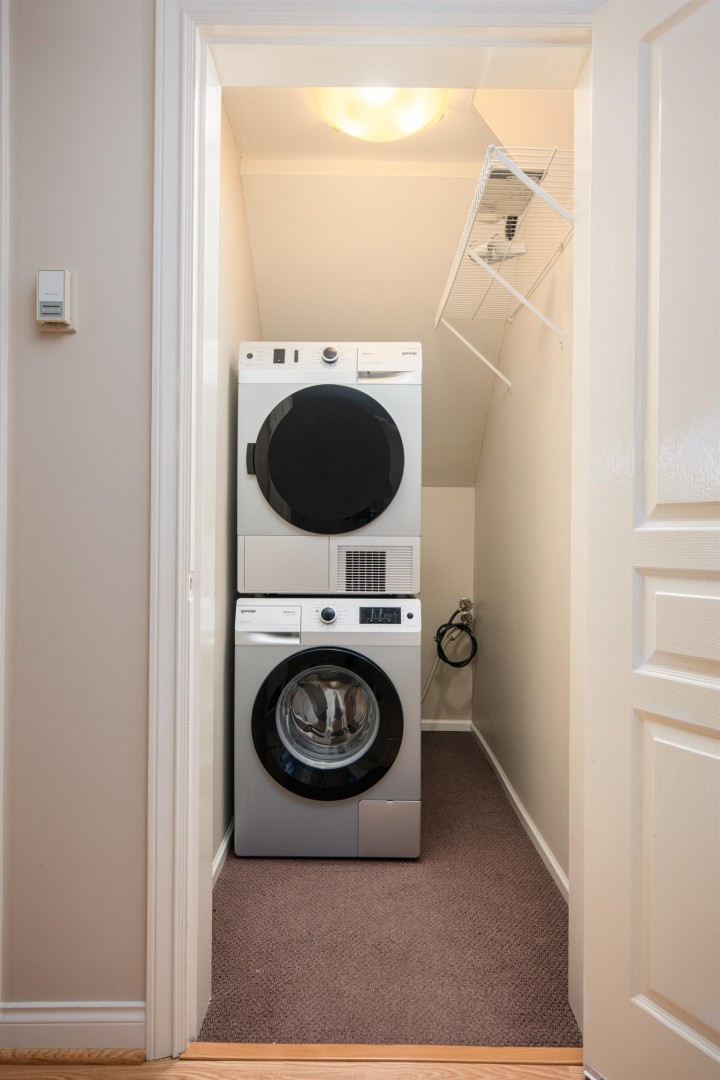 Photo 36 at 228 W Kings Road, Upper Lonsdale, North Vancouver