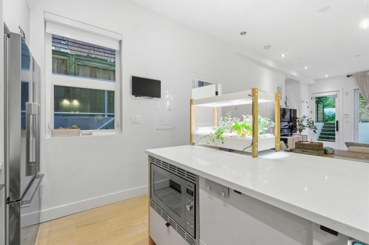 Photo 17 at 1533 E 5th Avenue, Grandview Woodland, Vancouver East