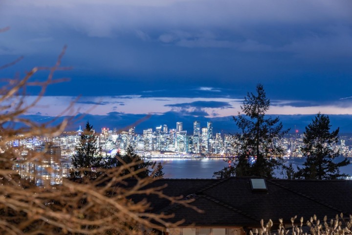 Photo 2 at 402 Brand Street, Upper Lonsdale, North Vancouver
