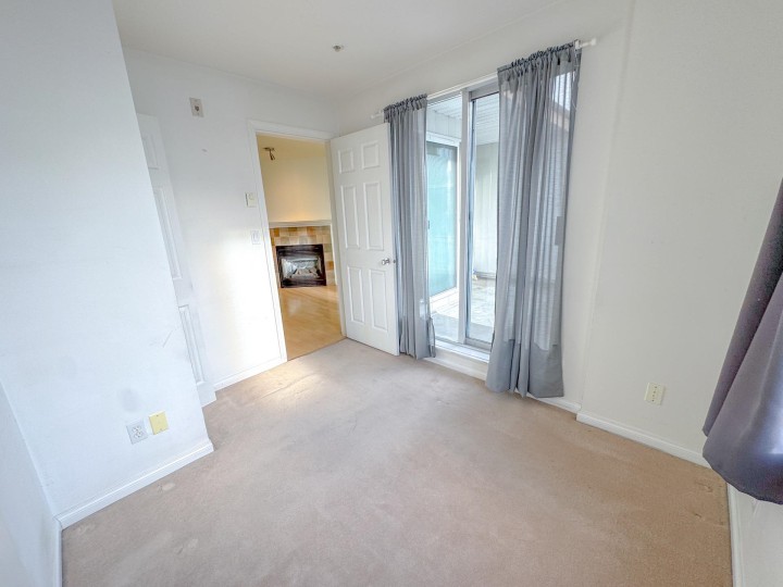 Photo 19 at 311 - 5555 Victoria Drive, Victoria VE, Vancouver East
