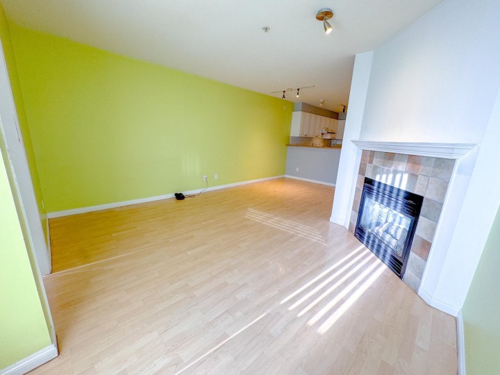 Photo 8 at 311 - 5555 Victoria Drive, Victoria VE, Vancouver East