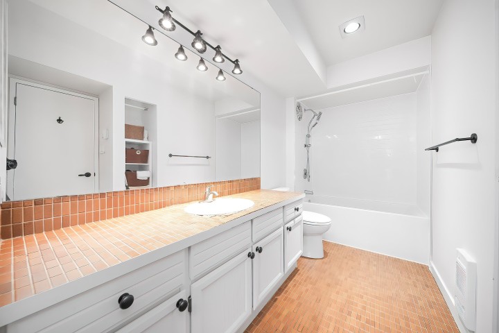 Photo 6 at 49 - 2202 Folkestone Way, Panorama Village, West Vancouver