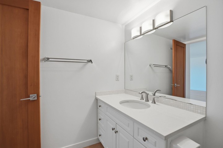 Photo 34 at 314 - 1345 Chesterfield Avenue, Central Lonsdale, North Vancouver