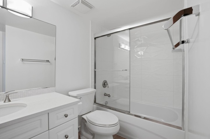 Photo 33 at 314 - 1345 Chesterfield Avenue, Central Lonsdale, North Vancouver