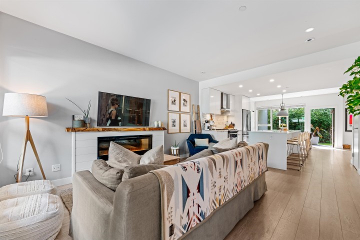 Photo 3 at 23 - 3596 Salal Drive, Roche Point, North Vancouver