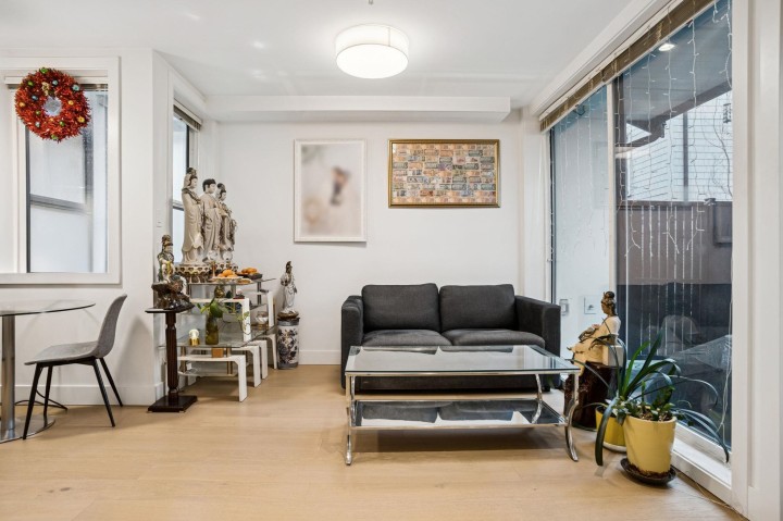 Photo 3 at 721 E 26th Avenue, Fraser VE, Vancouver East