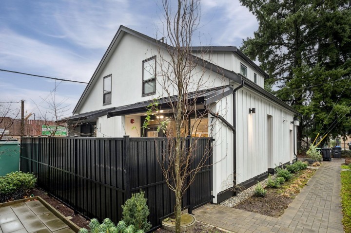 Photo 1 at 721 E 26th Avenue, Fraser VE, Vancouver East