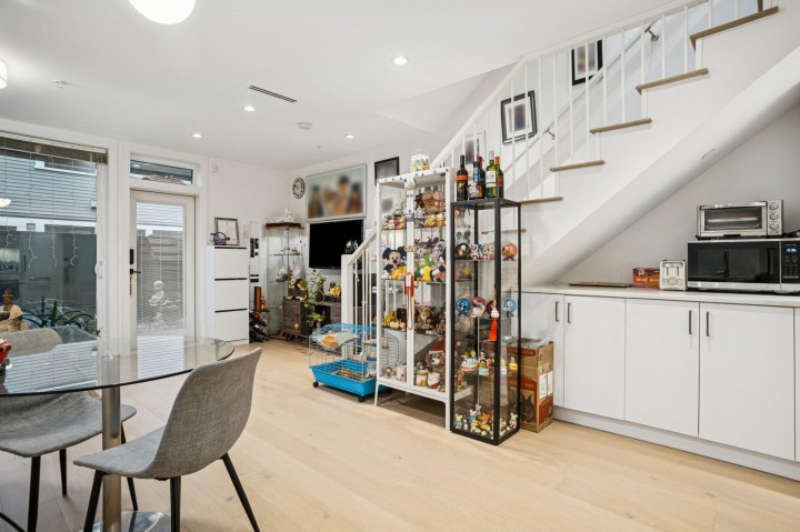 Photo 9 at 721 E 26th Avenue, Fraser VE, Vancouver East