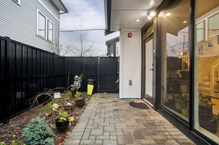 Photo 14 at 721 E 26th Avenue, Fraser VE, Vancouver East