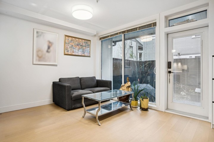 Photo 4 at 721 E 26th Avenue, Fraser VE, Vancouver East