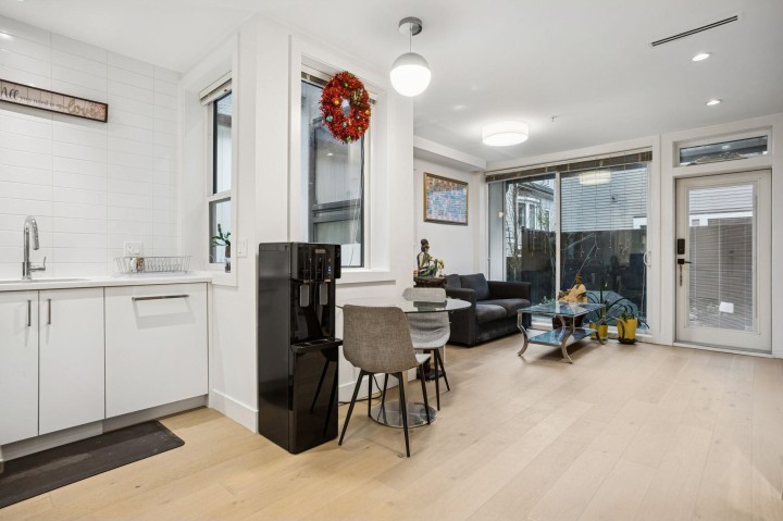 Photo 8 at 721 E 26th Avenue, Fraser VE, Vancouver East