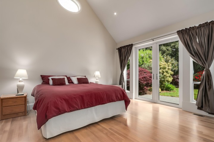 Photo 17 at 352 St. James Crescent, British Properties, West Vancouver