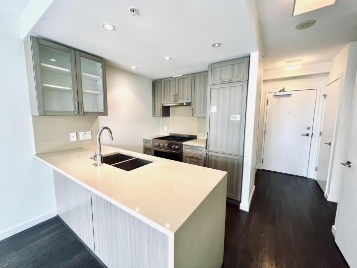 Photo 4 at 605 - 5598 Ormidale Street, Collingwood VE, Vancouver East