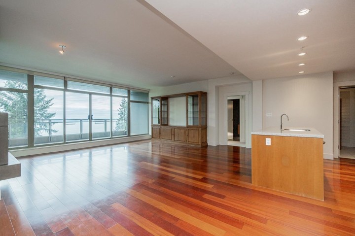 Photo 2 at 502 - 3335 Cypress Place, Cypress Park Estates, West Vancouver
