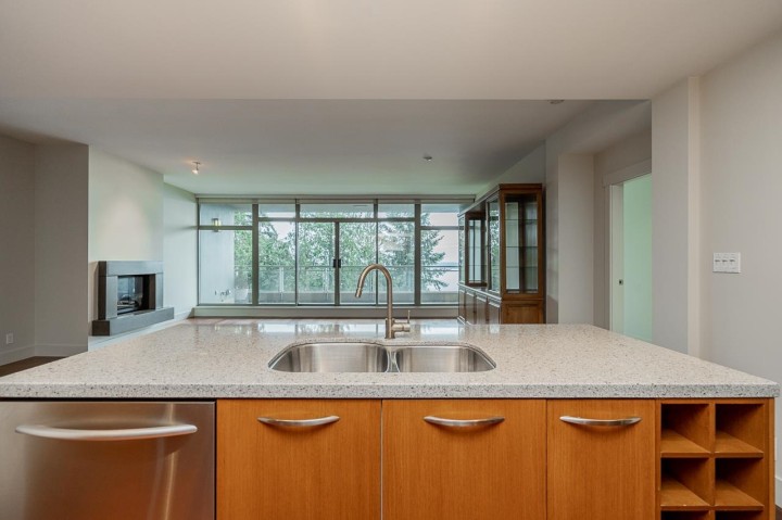 Photo 10 at 502 - 3335 Cypress Place, Cypress Park Estates, West Vancouver