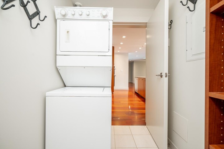 Photo 19 at 502 - 3335 Cypress Place, Cypress Park Estates, West Vancouver