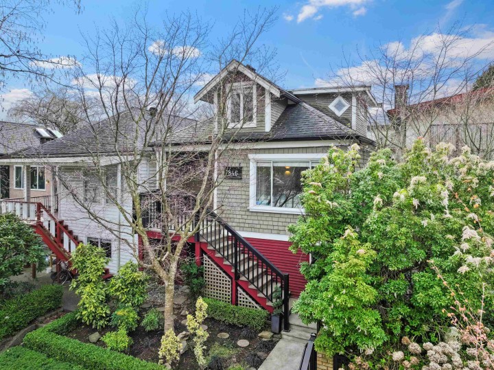 Photo 1 at 846 E 23rd Avenue, Fraser VE, Vancouver East