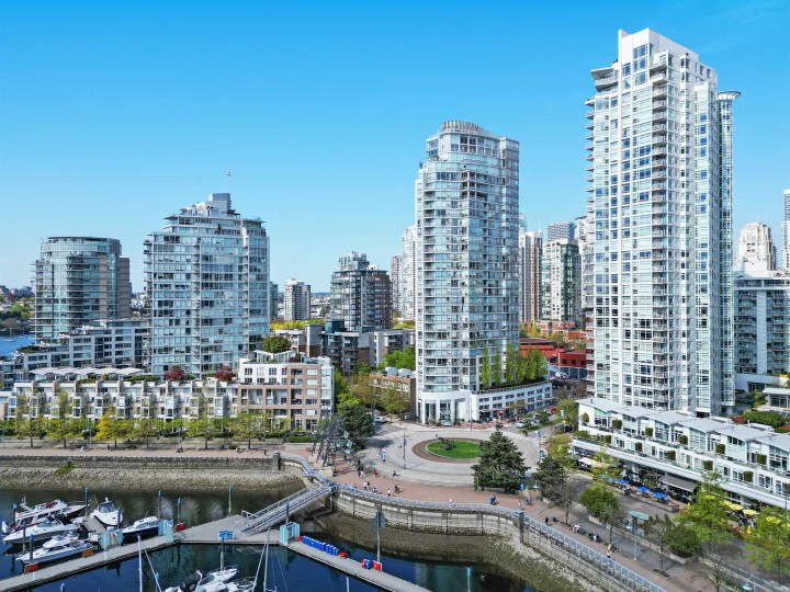 Photo 3 at 501 - 1199 Marinaside Crescent, Yaletown, Vancouver West