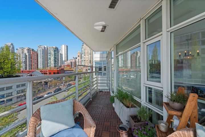 Photo 24 at 501 - 1199 Marinaside Crescent, Yaletown, Vancouver West