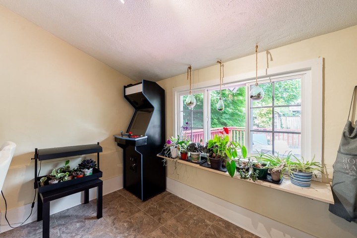 Photo 14 at 264 W Queens Road, Upper Lonsdale, North Vancouver