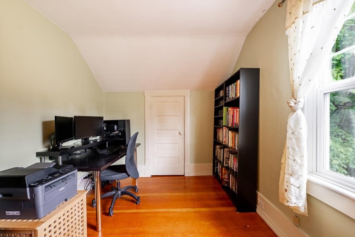 Photo 21 at 264 W Queens Road, Upper Lonsdale, North Vancouver