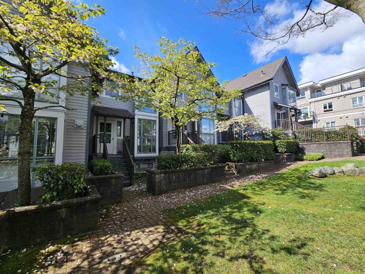 Photo 2 at 4875 Duchess Street, Collingwood VE, Vancouver East