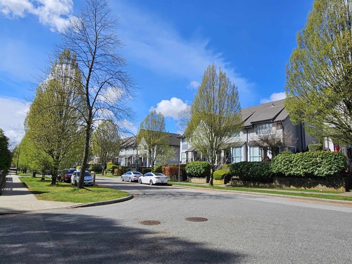 Photo 6 at 4875 Duchess Street, Collingwood VE, Vancouver East