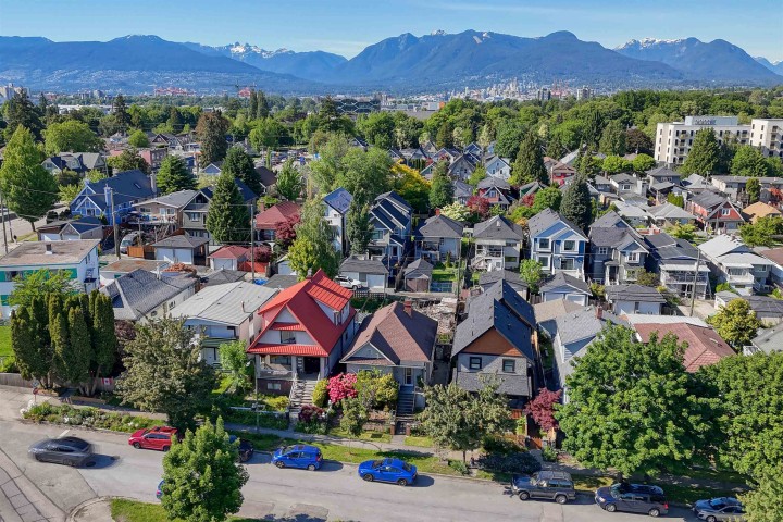 Photo 3 at 1349 E 14th Avenue, Grandview Woodland, Vancouver East