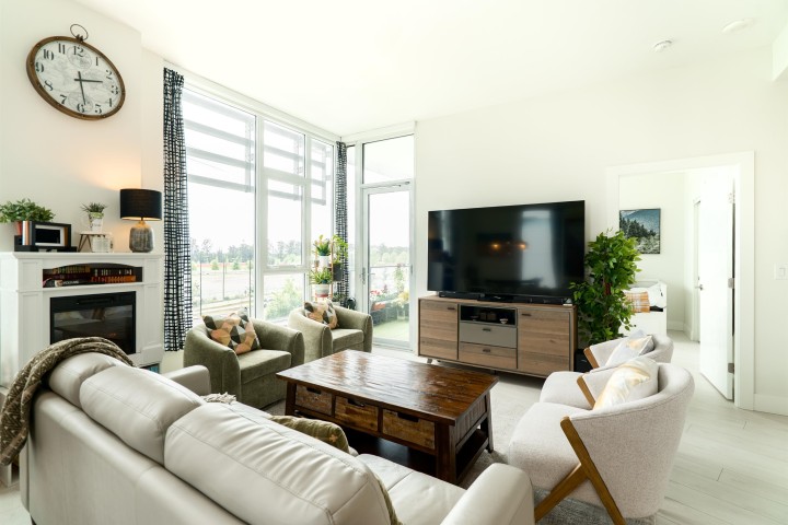 Photo 3 at 309 - 3438 Sawmill Crescent, South Marine, Vancouver East