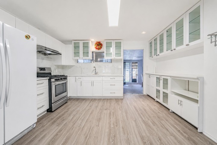 Photo 2 at 3335 Dieppe Drive, Renfrew Heights, Vancouver East