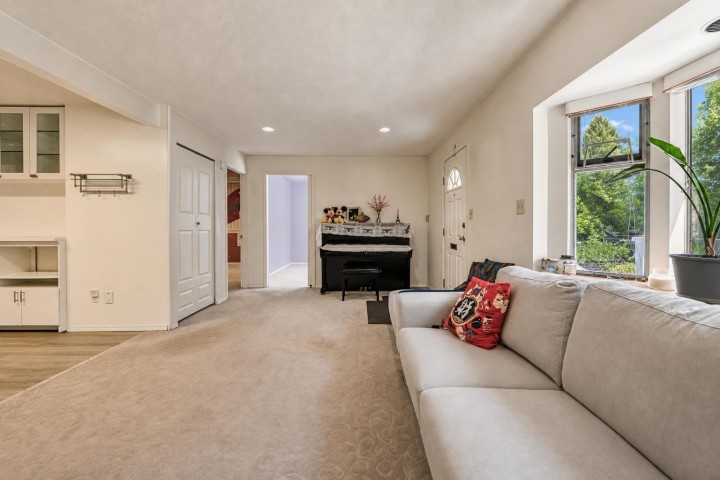 Photo 8 at 3335 Dieppe Drive, Renfrew Heights, Vancouver East