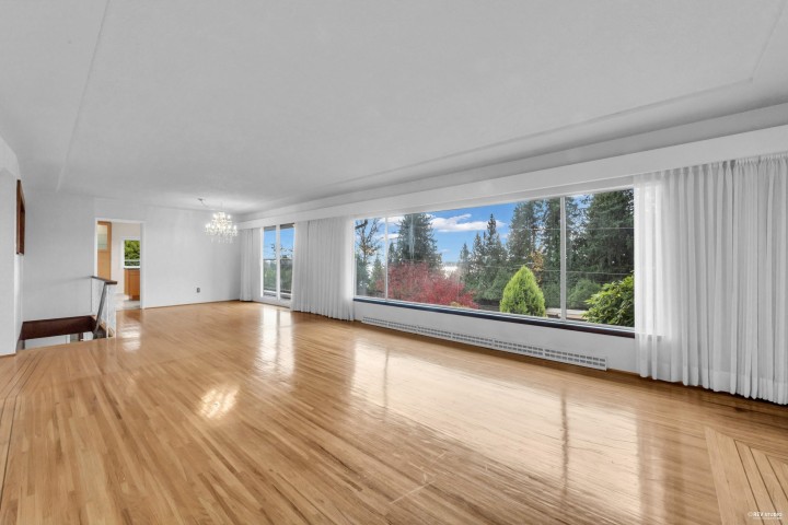 Photo 6 at 2615 Skilift Place, Chelsea Park, West Vancouver