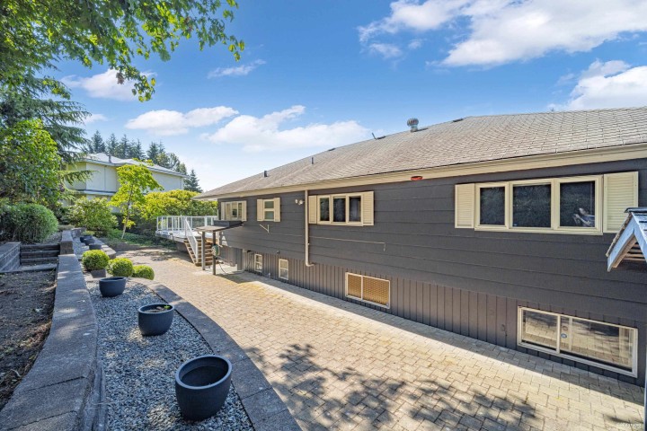 Photo 14 at 2615 Skilift Place, Chelsea Park, West Vancouver