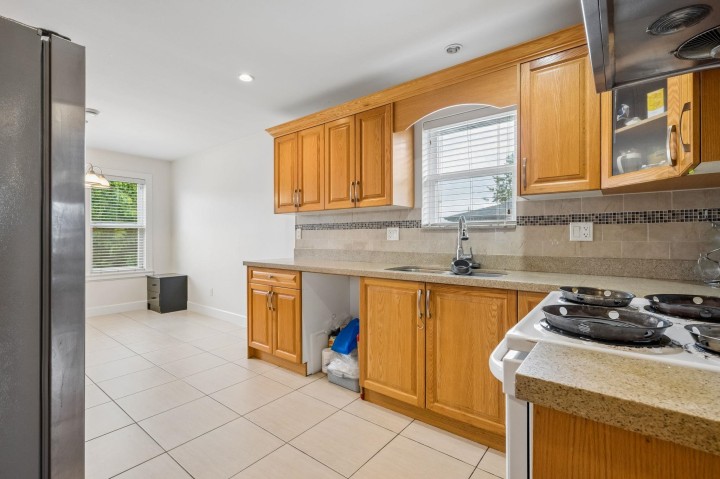Photo 10 at 3795 Fleming Street, Knight, Vancouver East