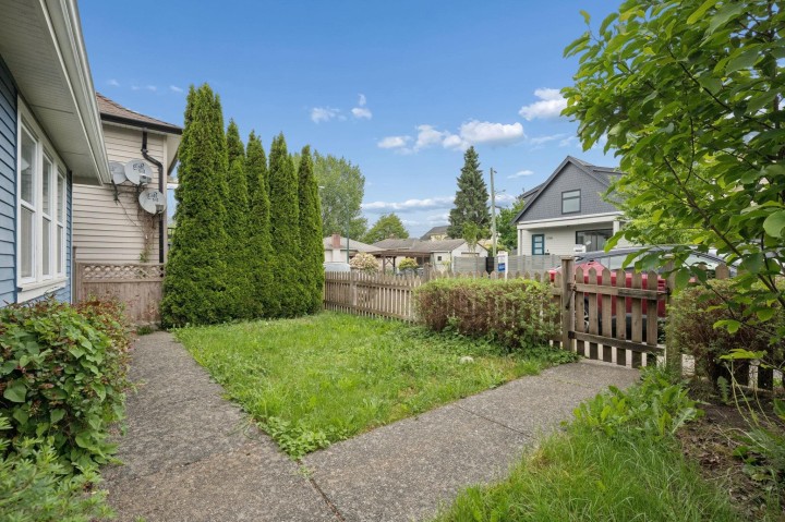 Photo 4 at 3795 Fleming Street, Knight, Vancouver East