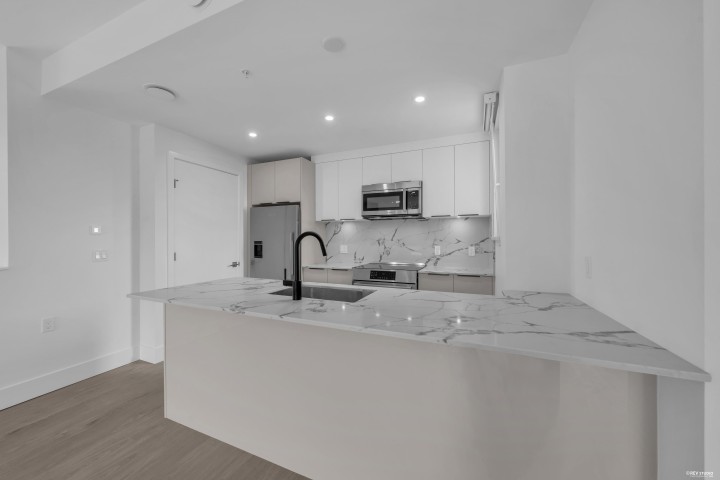 Photo 5 at 309 - 2250 E 1st Avenue, Grandview Woodland, Vancouver East