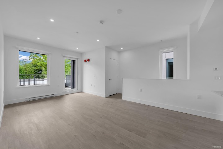 Photo 8 at 309 - 2250 E 1st Avenue, Grandview Woodland, Vancouver East