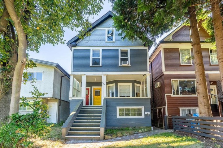 Photo 3 at 136 W 12th Avenue, Mount Pleasant VW, Vancouver West