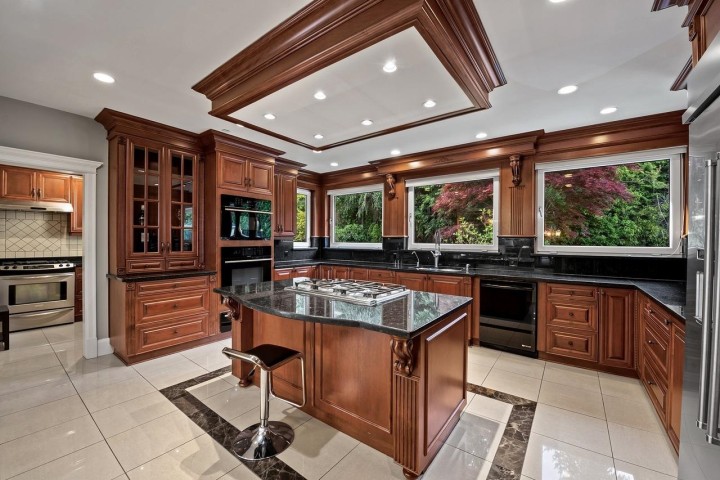 Photo 8 at 761 Eyremount Drive, British Properties, West Vancouver
