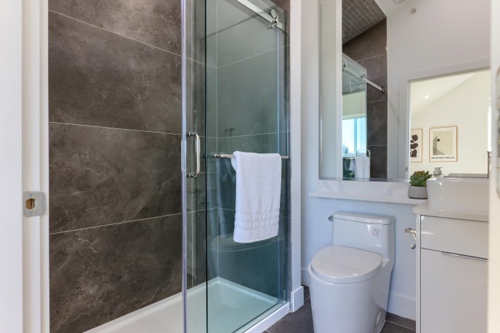 Photo 9 at 1 - 4742 St. Catherines Street, Fraser VE, Vancouver East