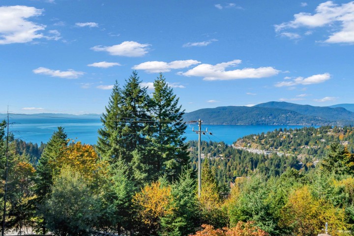 Photo 2 at 4673 Woodburn Road, Cypress Park Estates, West Vancouver