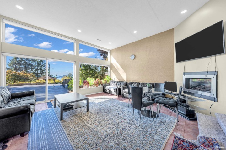 Photo 11 at 4673 Woodburn Road, Cypress Park Estates, West Vancouver