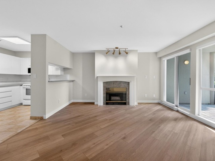 Photo 5 at 109 - 8460 Jellicoe Street, South Marine, Vancouver East