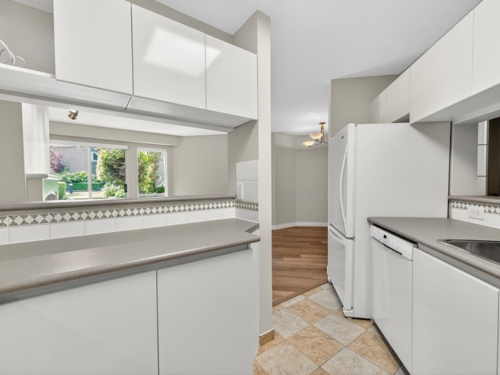 Photo 9 at 109 - 8460 Jellicoe Street, South Marine, Vancouver East