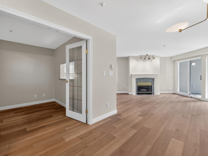 Photo 10 at 109 - 8460 Jellicoe Street, South Marine, Vancouver East