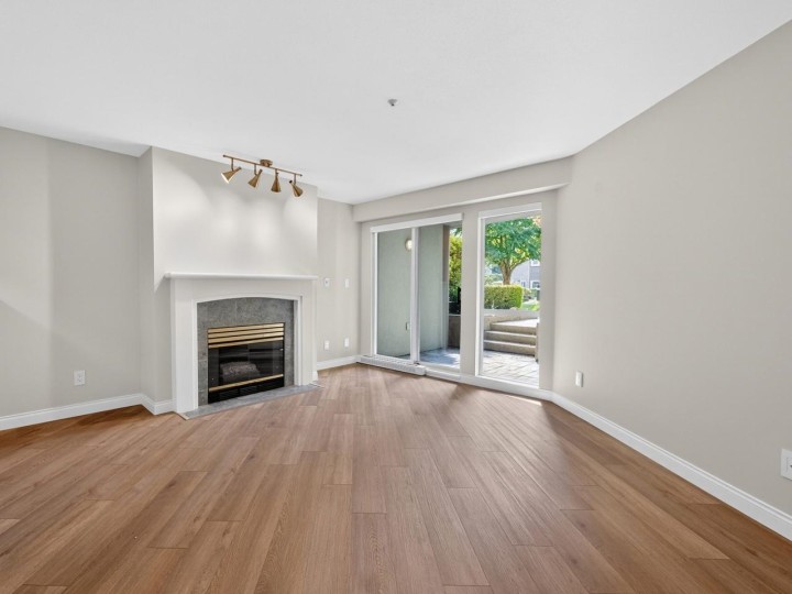 Photo 4 at 109 - 8460 Jellicoe Street, South Marine, Vancouver East